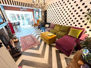 Family Room- click for photo gallery